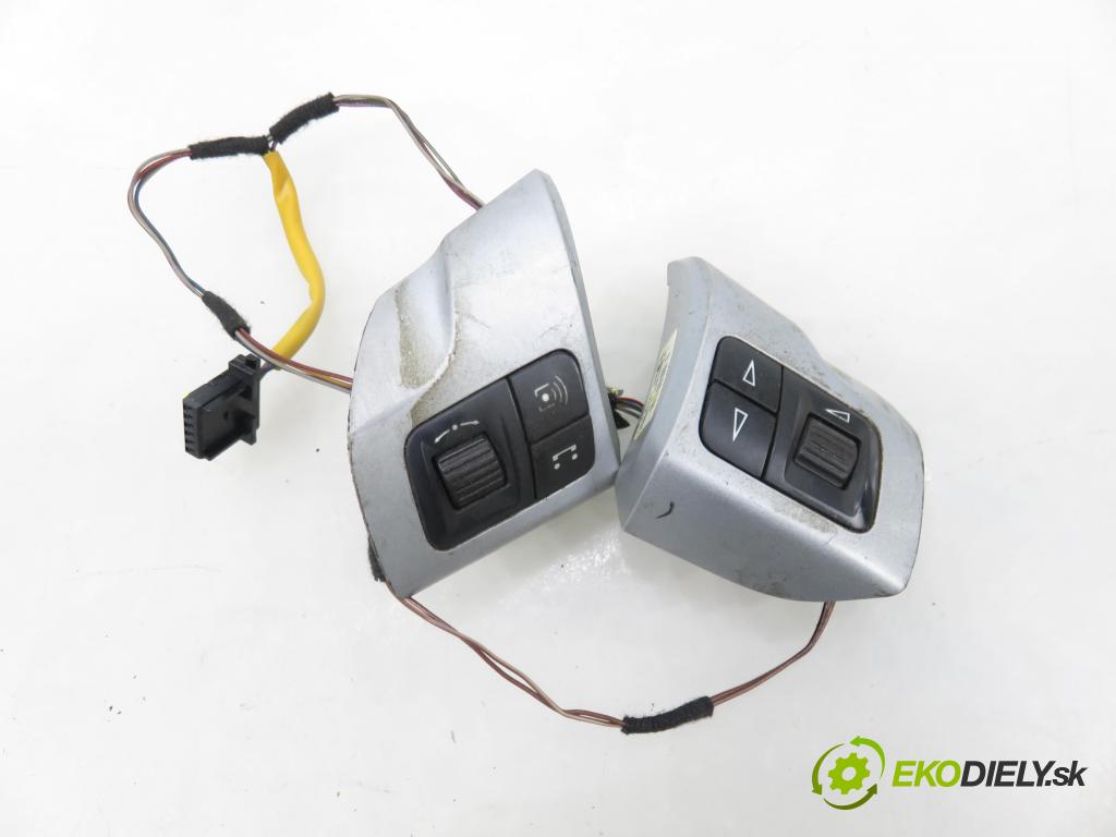 OPEL ASTRA H GTC (L08) HB 2006 110,00 1.9 CDTi - Z 19 DTH 1910,00 Ovládač rádia 13208859