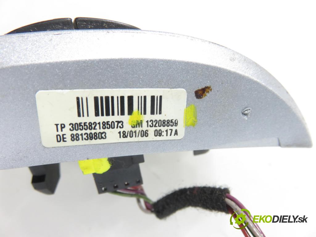 OPEL ASTRA H GTC (L08) HB 2006 110,00 1.9 CDTi - Z 19 DTH 1910,00 Ovládač rádia 13208859