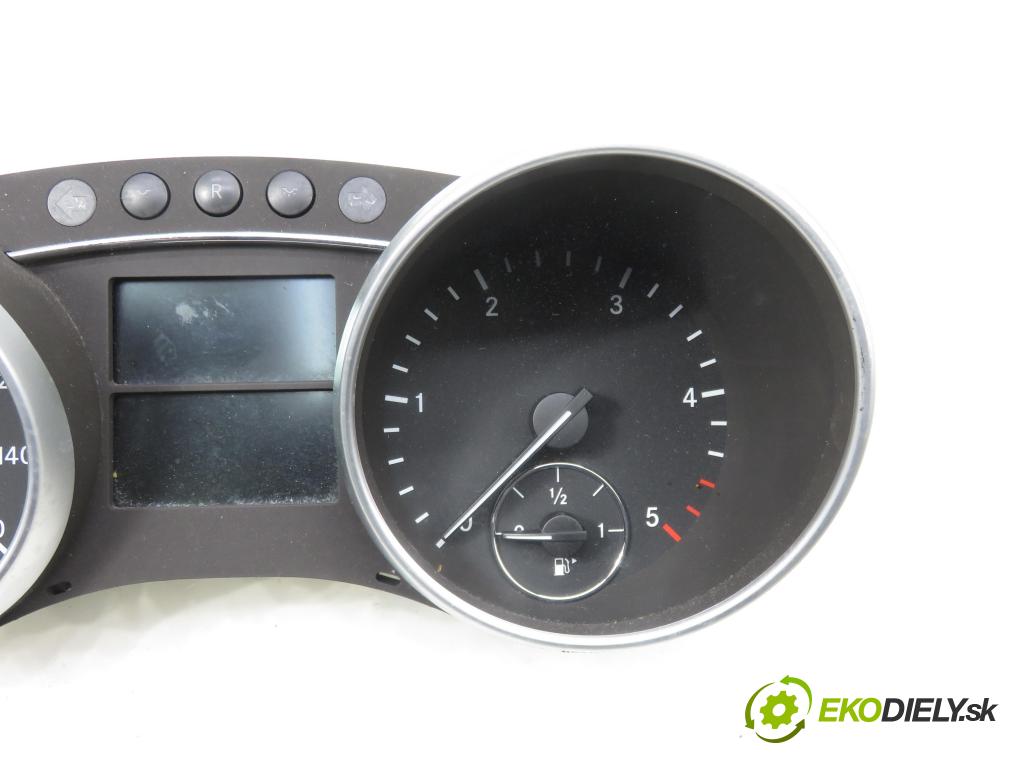 MERCEDES-BENZ KLASA GL (X164) SUV 2008 165,00 GL 320 CDI 4-matic (164.822) - OM 642.940 2987,00 prístrojovka elektrický A1645400148 ; A2C53280898