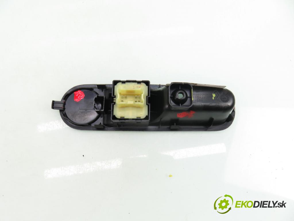 RENAULT TWINGO III (BCM_) HB 2014 52,00 1.0 SCe 70 - H4D 400 999,00 Panel ovládaní oken 809600758R ; 156072930