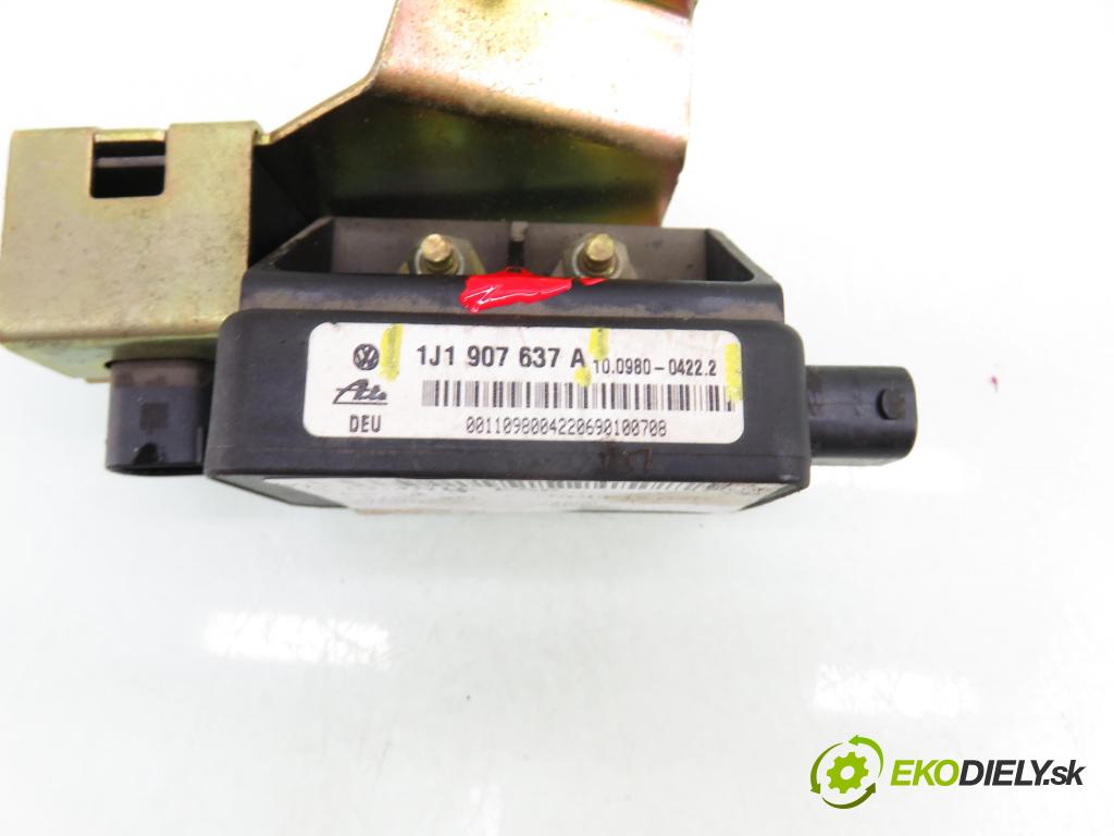VW GOLF IV (1J1) HB 2000 55,00 1.4 16V - APE 1390,00 snímač ESP 1J0907657A ; 10098000311 ; 1J0907651A