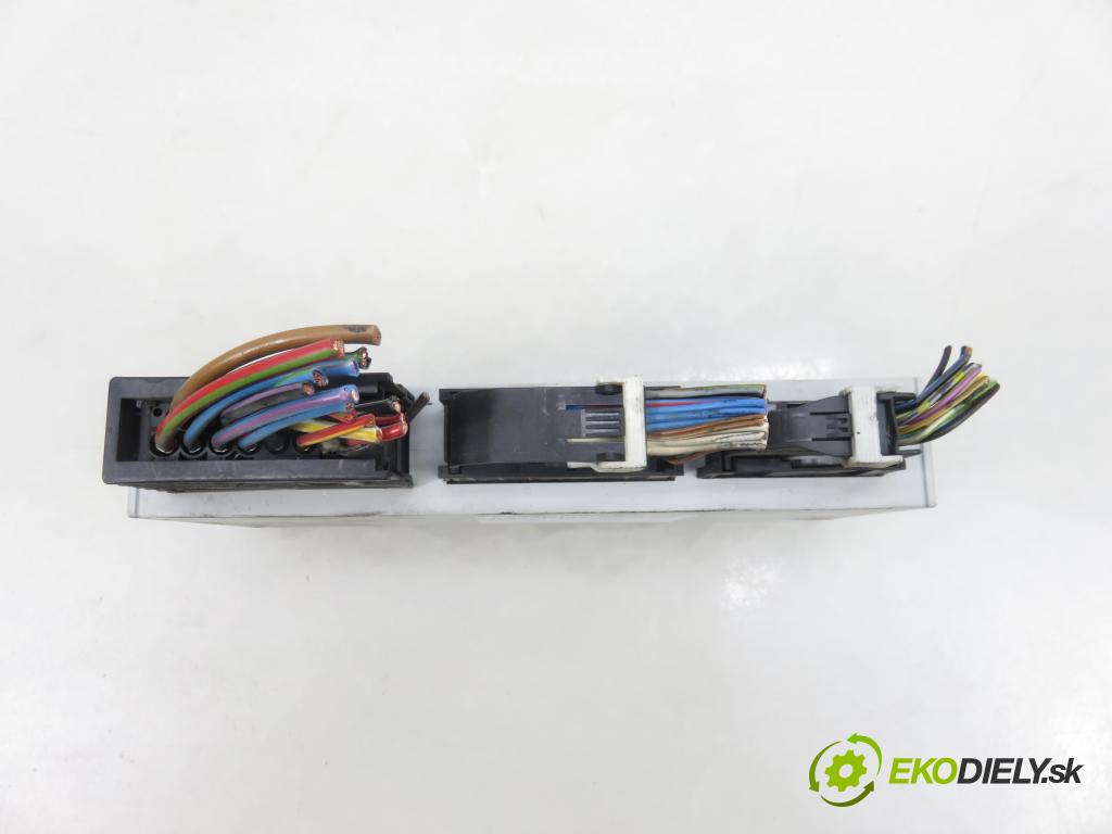 BMW 3 (E46) SEDAN 1998 100,00 320 d 136 - M47 D20 (204D1) 1951,00 MODUL komfortu 4533551