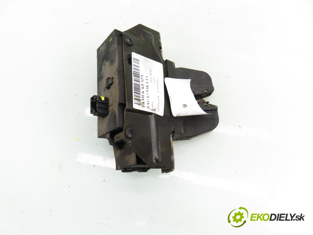 OPEL VECTRA C (Z02) SEDAN 2004 74,00 2.0 DTI 16V 101 - Y 20 DTH 1995,00 zámok dverí kufor EL. 495072894
