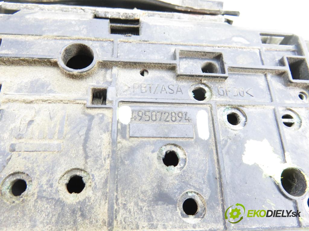 OPEL VECTRA C (Z02) SEDAN 2004 74,00 2.0 DTI 16V 101 - Y 20 DTH 1995,00 zámok dverí kufor EL. 495072894
