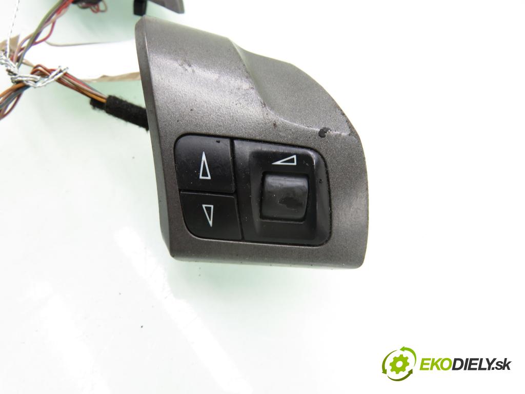 OPEL ASTRA H (A04) HB 2006 77,00 1.6 - Z 16 XEP 1598,00 ovladač rádia 13208858 ; 305582185057