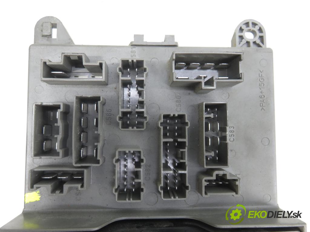 LAND ROVER FREELANDER (L314) HB 2000 72,00 2.0 DI 4x4 - 20 T2N 1994,00 MODUL komfortu 52010565B ; YWC106390