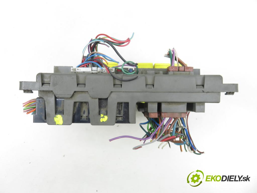 LAND ROVER FREELANDER (L314) HB 2000 72,00 2.0 DI 4x4 - 20 T2N 1994,00 MODUL komfortu 52010565B ; YWC106390