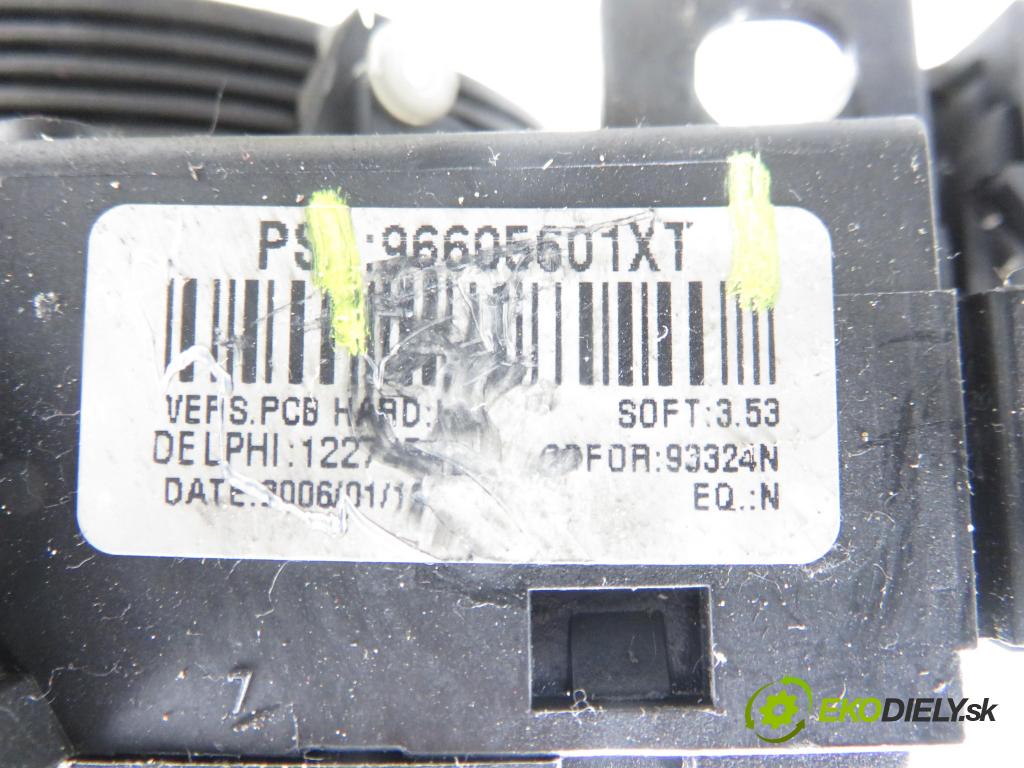 PEUGEOT 307 SW (3H) KOMBI 2006 80,00 1.6 HDI 110 - 9HZ (DV6TED4) 1560,00 páčka/prepínač 96605601XT