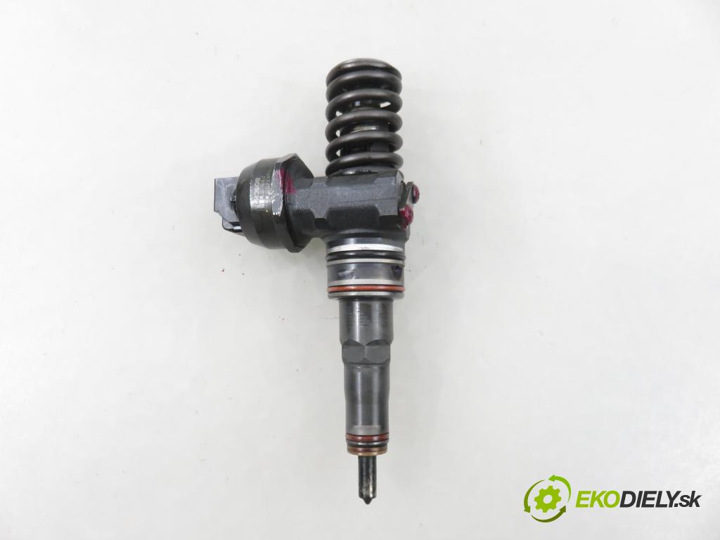 AUDI A4 (8E2, B6) SEDAN 2003 74,00 1.9 TDI PD 101 - AVB 1896,00 vstříkovač 038130073AJ ; 0414720037 (Vstřikovač paliva)