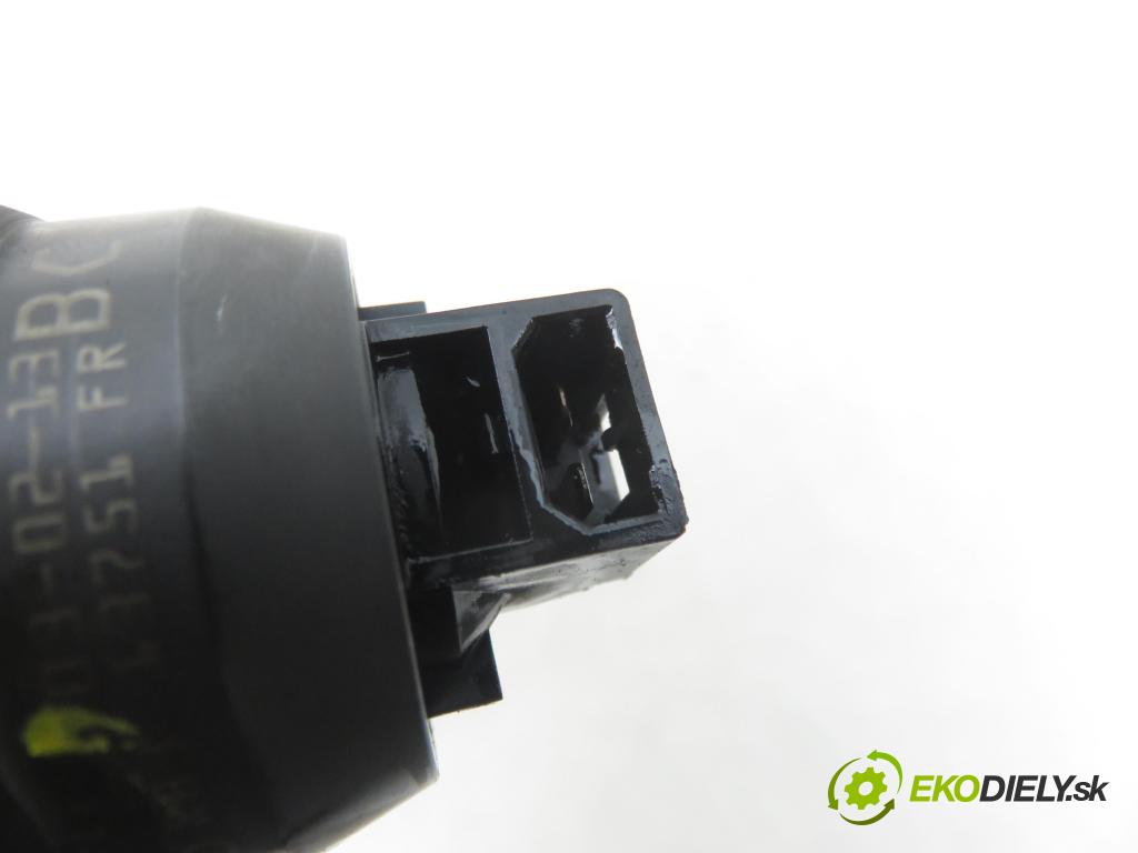 AUDI A4 (8E2, B6) SEDAN 2003 74,00 1.9 TDI PD 101 - AVB 1896,00 vstříkovač 038130073AJ ; 0414720037 (Vstřikovač paliva)