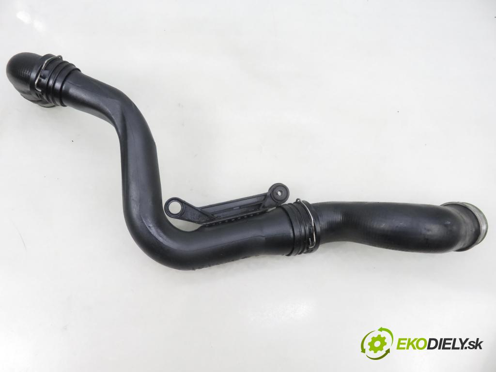 VW TOURAN (1T1, 1T2) MINIVAN 2004 74,00 1.9 TDI - AVQ 1896,00 Rúra intercoolera turba 1K0145762P