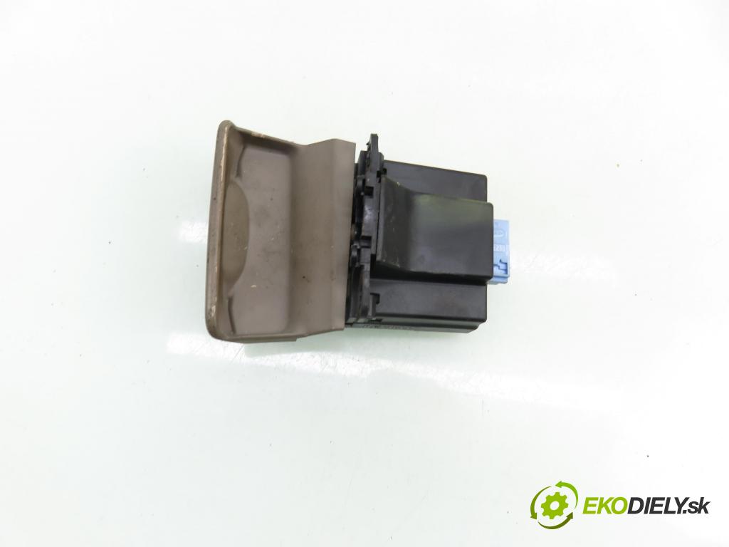 RENAULT SCENIC II (JM0/1_) MINIVAN 2004 88,00 1.9 DCI - F9Q 812 1870,00 vypínač brzdy MANUÁL 8200243681A