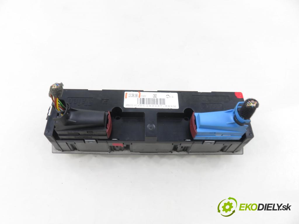 OPEL VECTRA C GTS (Z02) LIFTBACK 2004 110,00 1.9 CDTI - Z 19 DTH 1910,00 Panel topení KLIMATRONIK 13138196