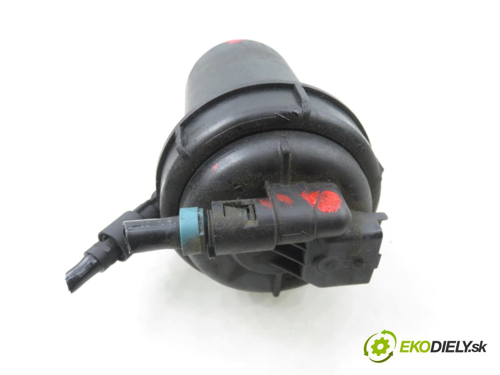 OPEL VECTRA C GTS (Z02) LIFTBACK 2004 110,00 1.9 CDTI - Z 19 DTH 1910,00 obal filtra paliva 13122587 ; 675512020 (Kryt palivového filtru)