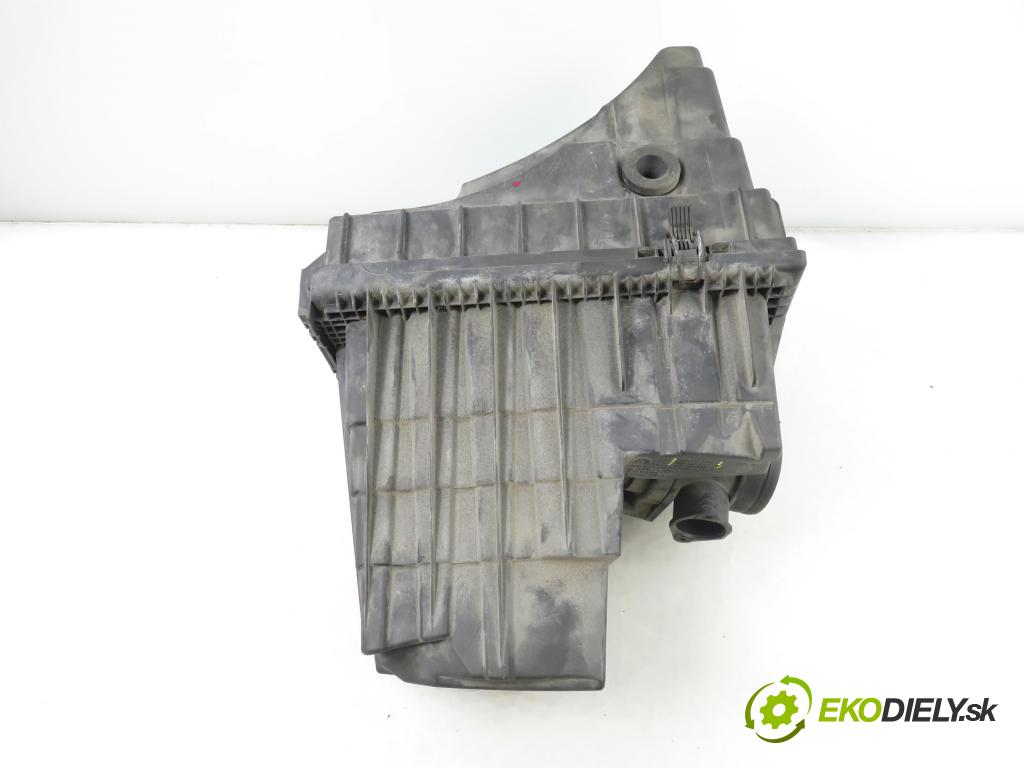 VW TRANSPORTER V Skrzynia (7HA, 7HH, 7EA, 7EH) FURGON 2003 77,00 1.9 TDI PD 105 - AXB 1896,00 obal filtra vzduchu 7H0129601C ; 7H0129601 (Kryt vzduchového filtru)