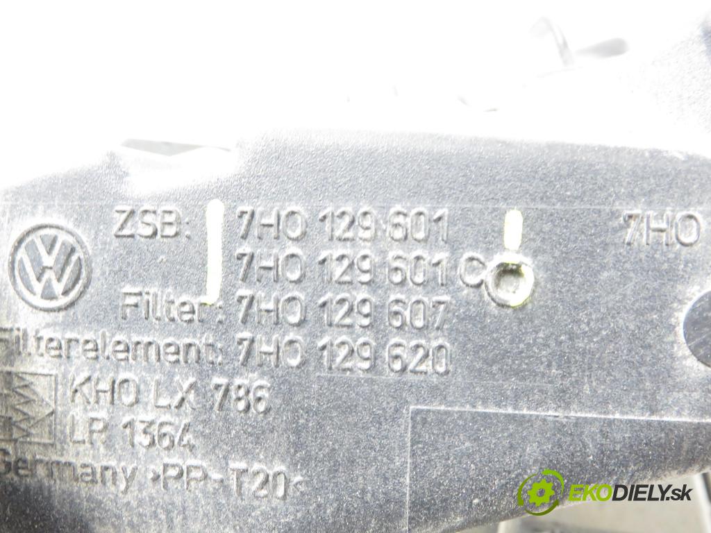 VW TRANSPORTER V Skrzynia (7HA, 7HH, 7EA, 7EH) FURGON 2003 77,00 1.9 TDI PD 105 - AXB 1896,00 obal filtra vzduchu 7H0129601C ; 7H0129601 (Kryt vzduchového filtru)