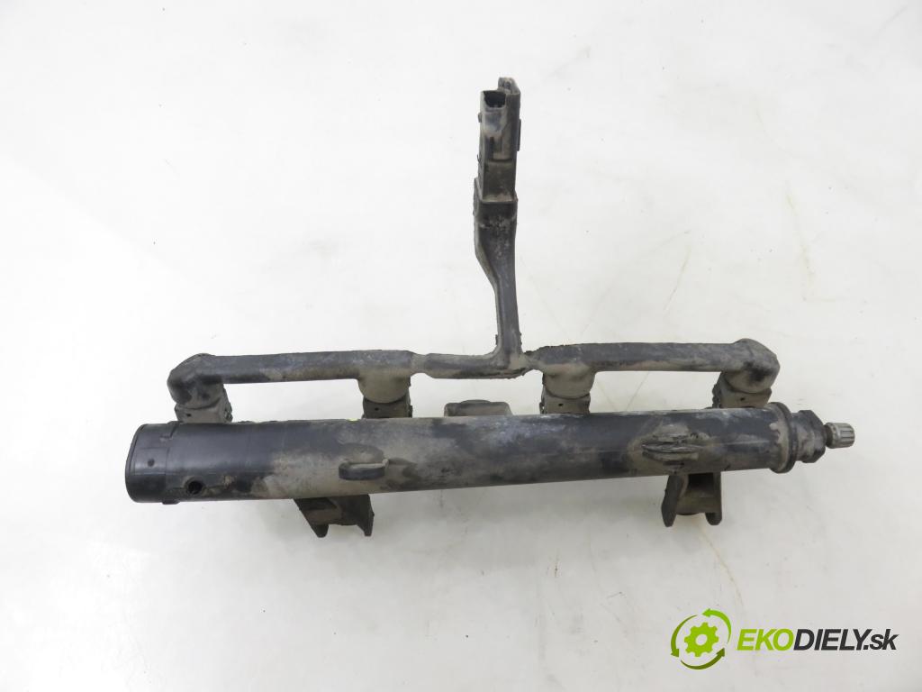 PEUGEOT 206 liftback (2A/C) HB 2003 440,00 1.1 i - HFX (TU1JP) 1124,00 lišta vstřikovací 9628982980D (Vstřikovací lišta)