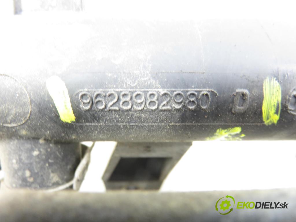 PEUGEOT 206 liftback (2A/C) HB 2003 440,00 1.1 i - HFX (TU1JP) 1124,00 lišta vstřikovací 9628982980D (Vstřikovací lišta)