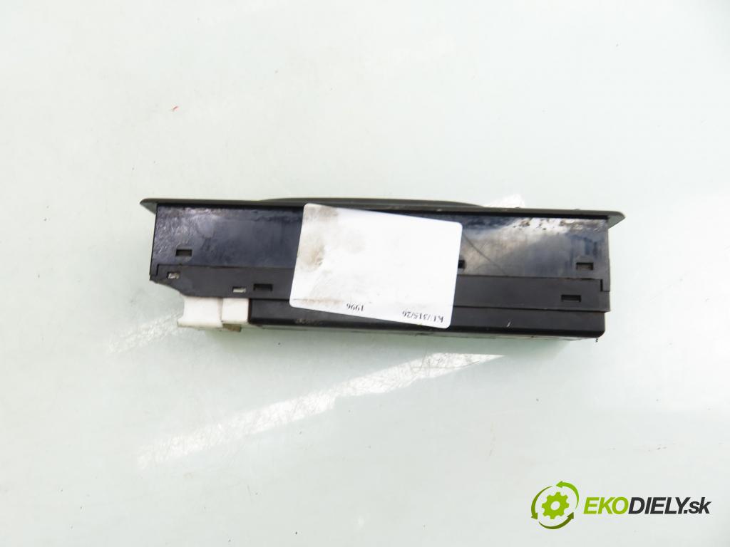 SUZUKI VITARA (ET, TA, TD) TERENOWY 1996 64,00 2.0 TD Intercooler Napęd na wszystkie koła (SV420D 1998,00 Panel ovládania okien