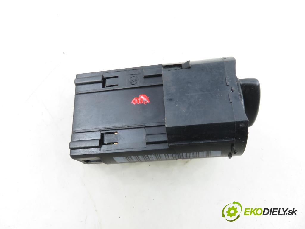 AUDI A3 (8L1) HB 1997 75,00 1.6 - BFQ 1595,00 prepínač svetlá 8L1941531E