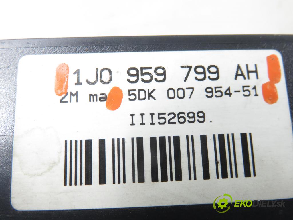 VW BORA (1J2) SEDAN 2001 85,00 1.9 TDI PD 115 - AJM 1896,00 MODUL komfortu 1J0959799AH ; 5DK00795451