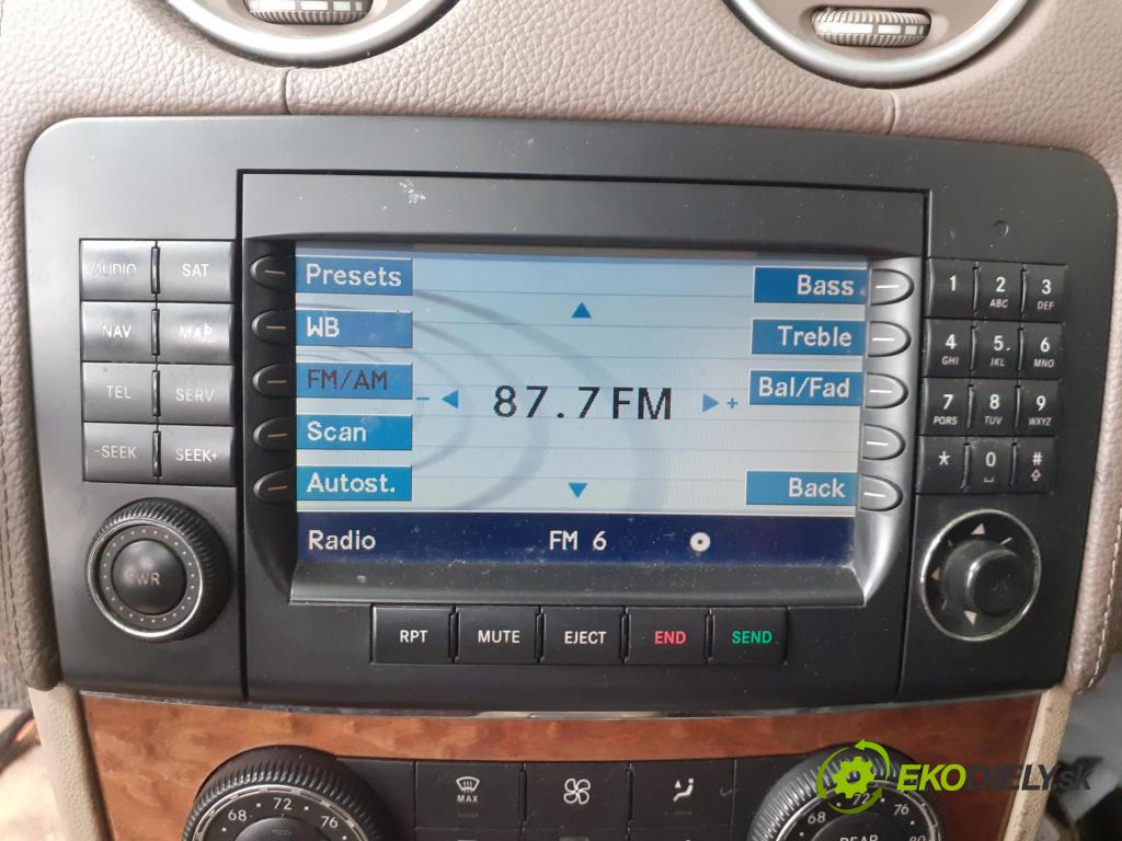 MERCEDES-BENZ KLASA GL (X164) SUV 2008 165,00 GL 320 CDI 4-matic (164.822) - OM 642.940 2987,00 RADIO CD A1648201779