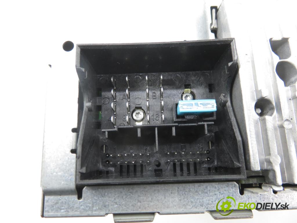 FORD KUGA I SUV 2010 120,00 2.0 TDCi 4x4 - TXDA 1997,00 RADIO CD 9V4T18K931AA