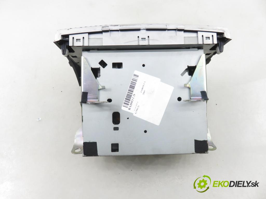 TOYOTA COROLLA Verso (ZER_, ZZE12_, R1_) MINIVAN 2005 85,00 2.0 D-4D (CUR10_) - 1CD-FTV 1995,00 RADIO CD 861200F010