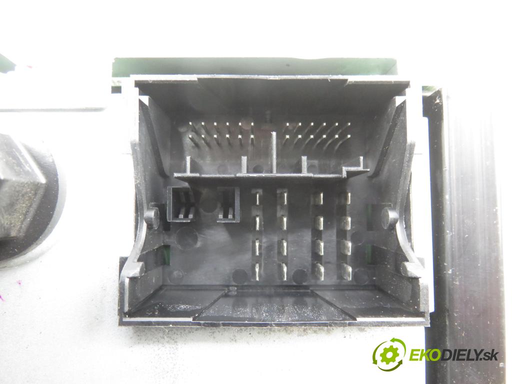 FORD MONDEO III Turnier (BWY) KOMBI 2005 96,00 2.0 TDCi - FMBA 1998,00 RADIO CD 5S7T18C815AE