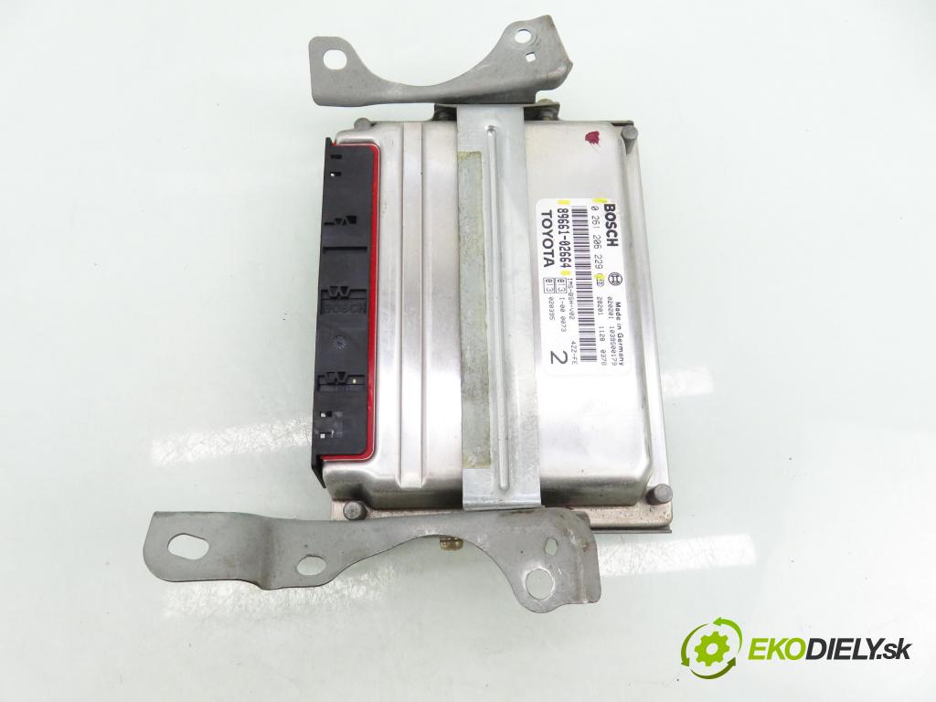 TOYOTA COROLLA Liftback (_E11_) HB 2001 71,00 1.4 (ZZE111_) - 4ZZ-FE 1398,00 Riadiaca jednotka Motor 8966102664 ; 0261206229