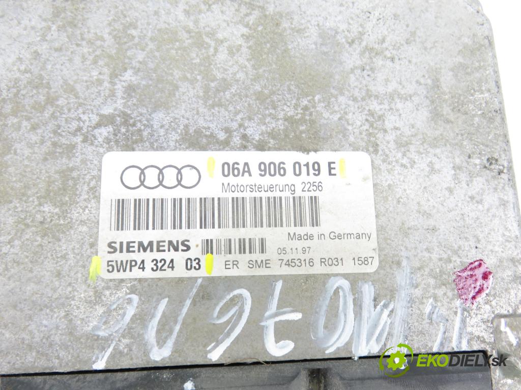 AUDI A3 (8L1) HB 1997 75,00 1.6 8V 102 - BFQ 1595,00 řídící jednotka motora 06A906019E ; 5WP432403