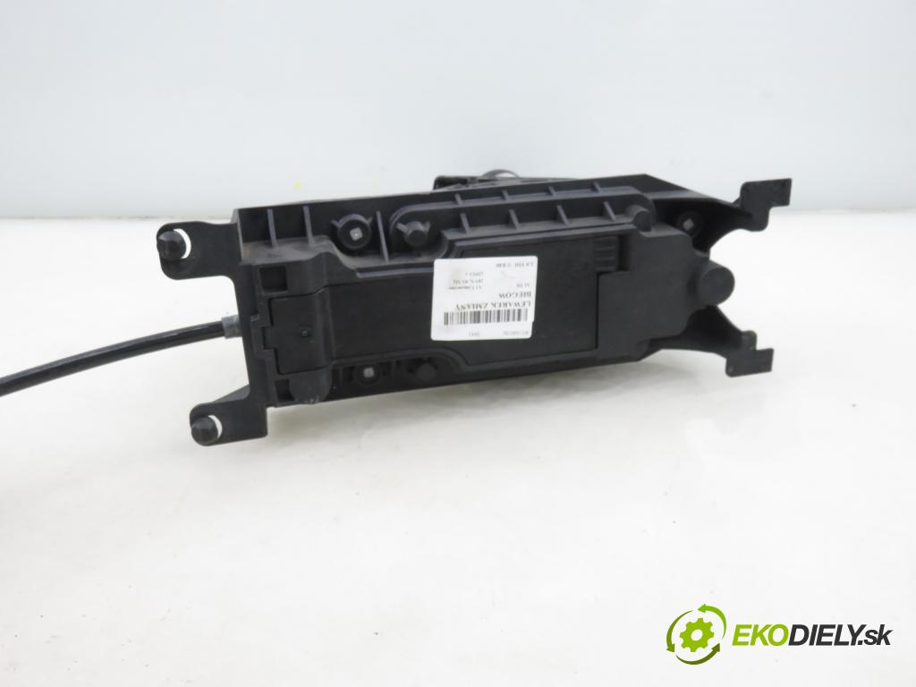 AUDI A3 Limousine (8VS, 8VM) SEDAN 2013 110,00 2.0 TDI - CRBC 1968,00 ZVEDÁK: 8V1713023D