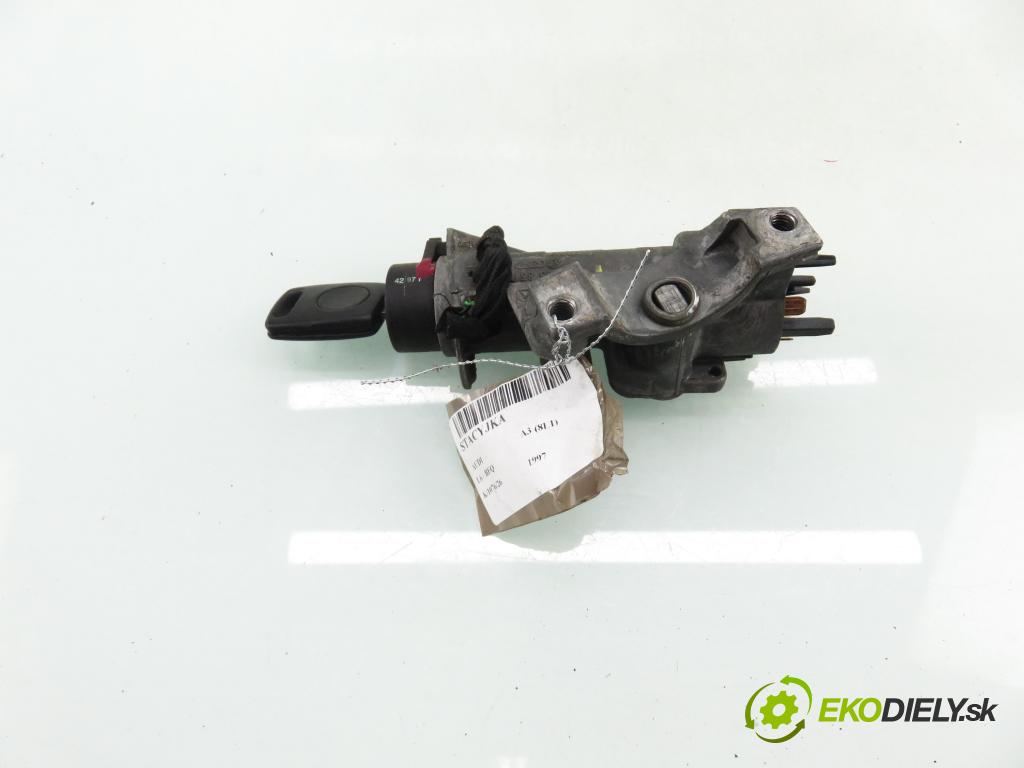 AUDI A3 (8L1) HB 1997 75,00 1.6 8V 102 - BFQ 1595,00 spinačka 4B0905851B (Spínacia skrinka)