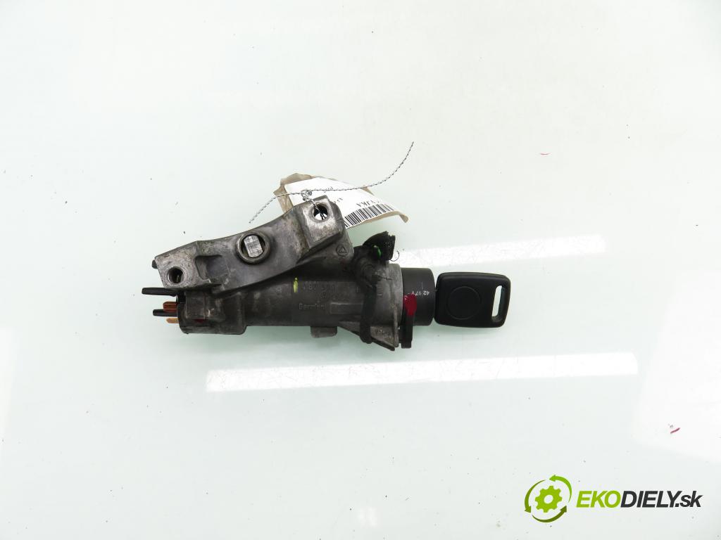 AUDI A3 (8L1) HB 1997 75,00 1.6 8V 102 - BFQ 1595,00 spinačka 4B0905851B (Spínacia skrinka)