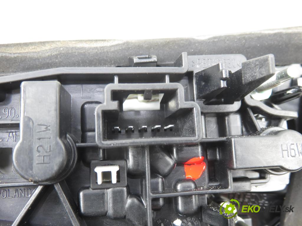 AUDI A3 Limousine (8VS, 8VM) SEDAN 2013 110,00 2.0 TDI - CRBC 1968,00 Svetlo ľavé zadné kufor 8V5945093A