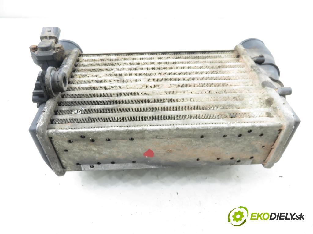 VW PASSAT B5 (3B2) SEDAN 2000 110,00 1.8 T - APU 1781,00 chladič intercooler 058145805B