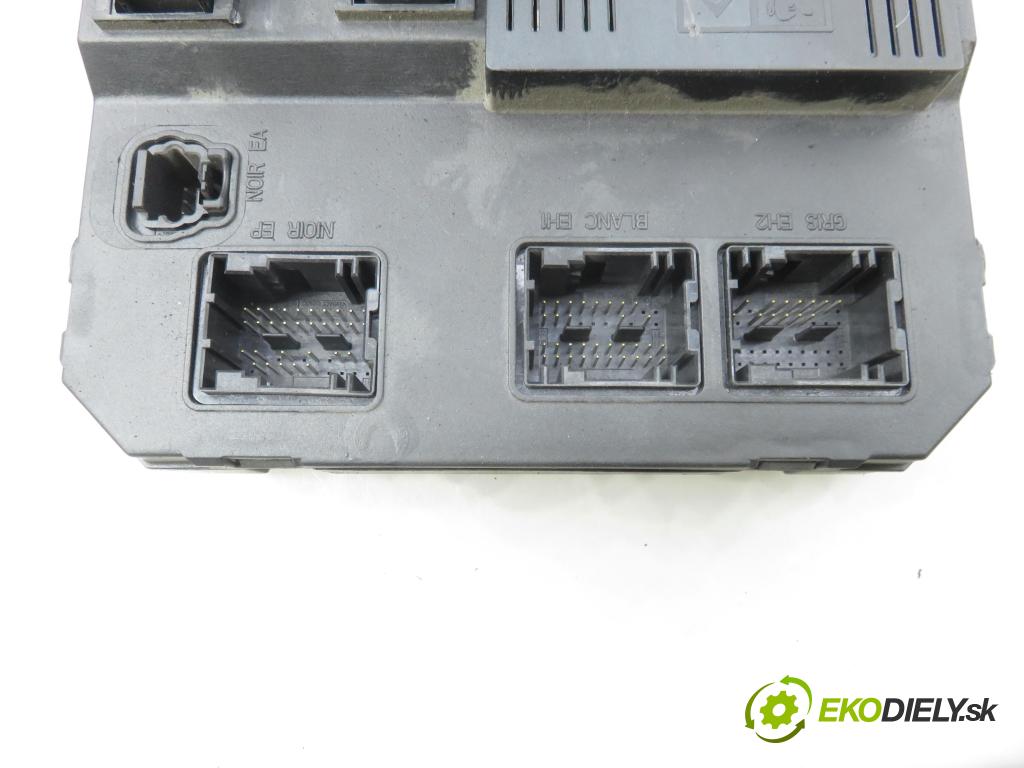 PEUGEOT 206 liftback (2A/C) HB 2003 440,00 1.1 i - HFX (TU1JP) 1124,00 MODUL BSI S1180585120B ; 9650584780