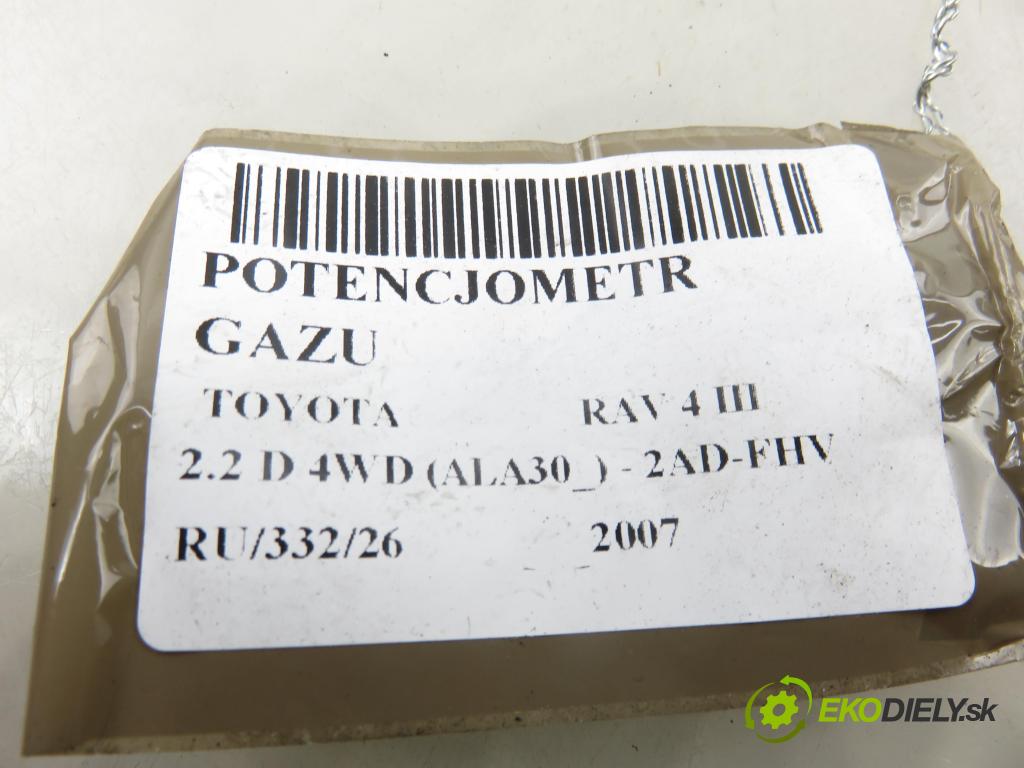 TOYOTA RAV 4 III (_A3_) SUV 2007 130,00 2.2 D 4WD (ALA30_) - 2AD-FHV 2231,00 Potenciometer plynu 7811042010 ; 1988007270 (Potenciometer plynového pedálu)