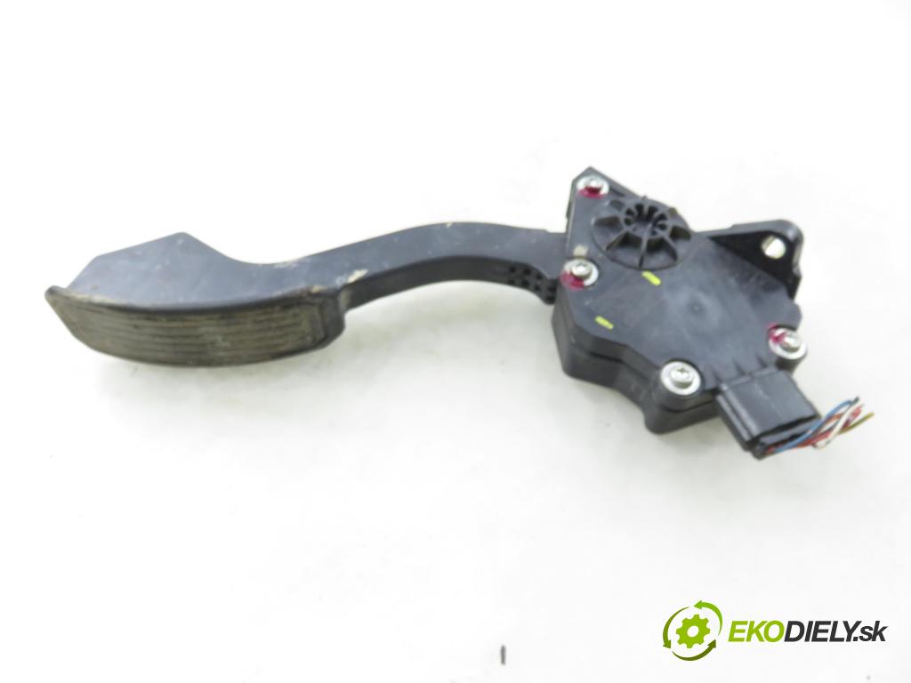TOYOTA RAV 4 III (_A3_) SUV 2007 130,00 2.2 D 4WD (ALA30_) - 2AD-FHV 2231,00 Potenciometer plynu 7811042010 ; 1988007270 (Potenciometer plynového pedálu)