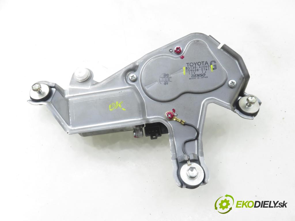 TOYOTA RAV 4 III (_A3_) SUV 2007 130,00 2.2 D 4WD (ALA30_) - 2AD-FHV 2231,00 Motorček stierače zadné 8513042060 ; 2596000761