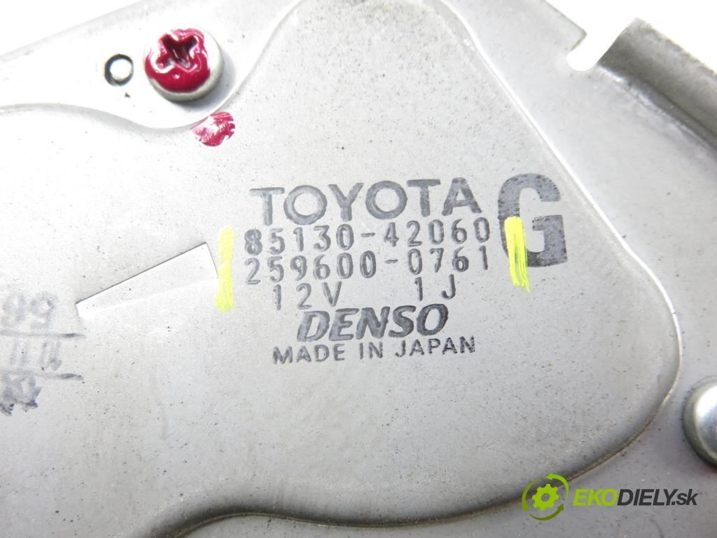 TOYOTA RAV 4 III (_A3_) SUV 2007 130,00 2.2 D 4WD (ALA30_) - 2AD-FHV 2231,00 Motorček stierače zadné 8513042060 ; 2596000761