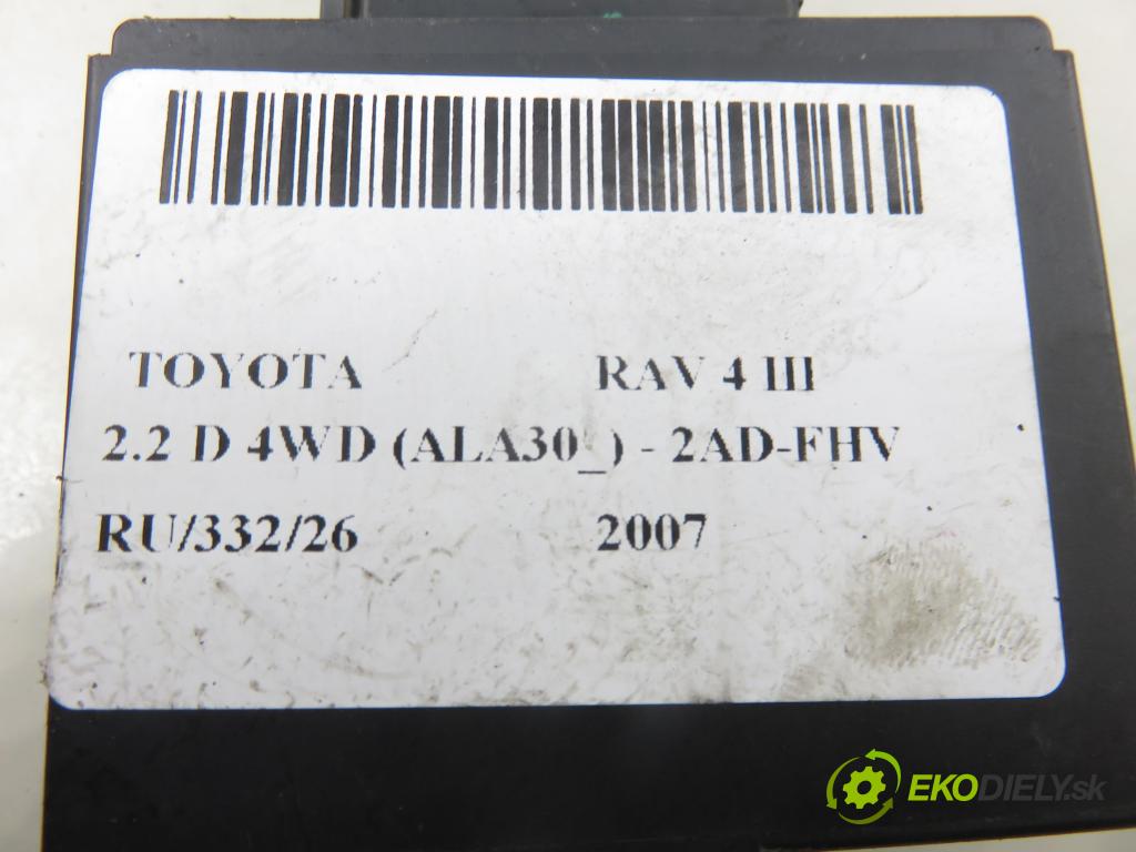 TOYOTA RAV 4 III (_A3_) SUV 2007 130,00 2.2 D 4WD (ALA30_) - 2AD-FHV 2231,00 Riadiaca jednotka ťažného oka 321212