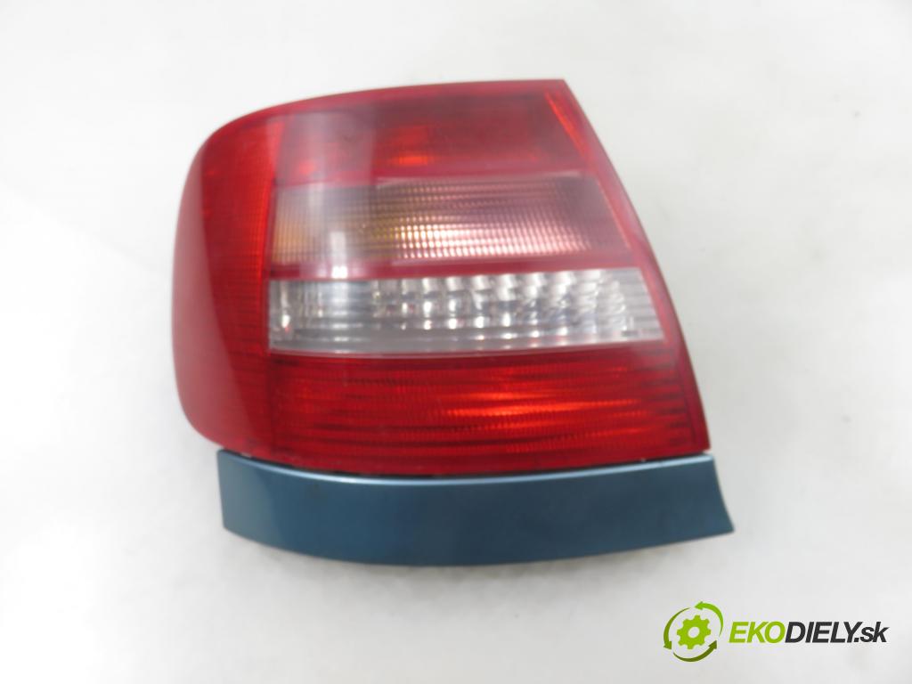 AUDI A4 (8D2, B5) SEDAN 1999 74,00 1.6 - AHL 1595,00 Svetlo ľavé zadné 8D0945095G