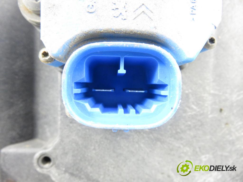 PEUGEOT 308 (4A_, 4C_) HB 2008 70,00 1.4 16V - 8FS (EP3) 1397,00 Ventilátor chladič klíma/voda 9650316080 ; 9652918980 ; 9680590180