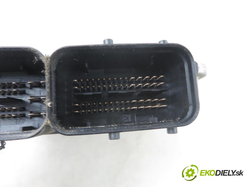 AUDI A3 (8P1) HB 2007 85,00 1.6 FSI - BAG 1598,00 Riadiaca jednotka Motor 03C906056AE ; 0261S02021