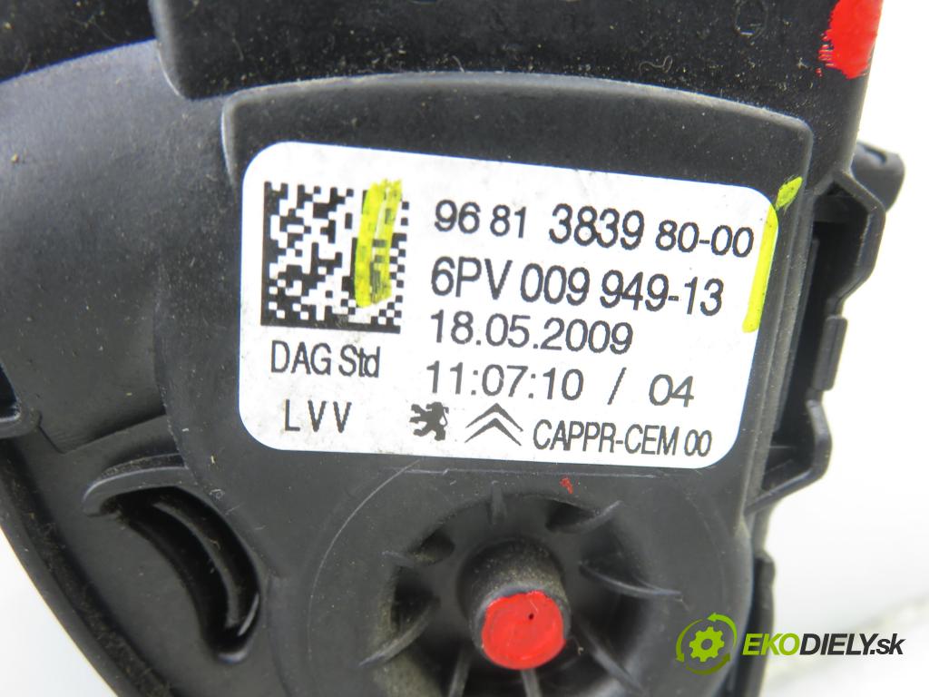 CITROEN C3 Picasso MINIVAN 2009 88,00 1.6 VTi 120 - 5FW (EP6) 1598,00 potenciometr plynového pedálu 968138398000 ; 6PV00994913 (Potenciometr plynového pedálu)