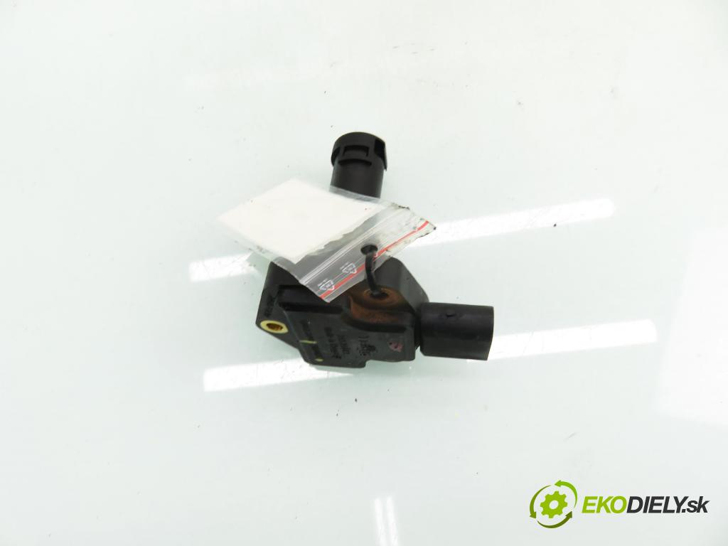 VOLVO V70 II SW (285) KOMBI 2007 136,00 2.4 D5 - D 5244 T4 2400,00 snímač oleje 30774625 ; 25571463