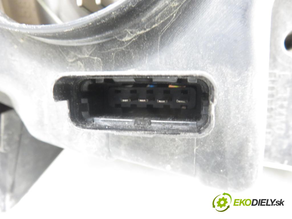 RENAULT SCENIC II (JM0/1_) MINIVAN 2004 88,00 1.9 DCI - F9Q 812 1870,00 světlo LP 4VFX13005CA