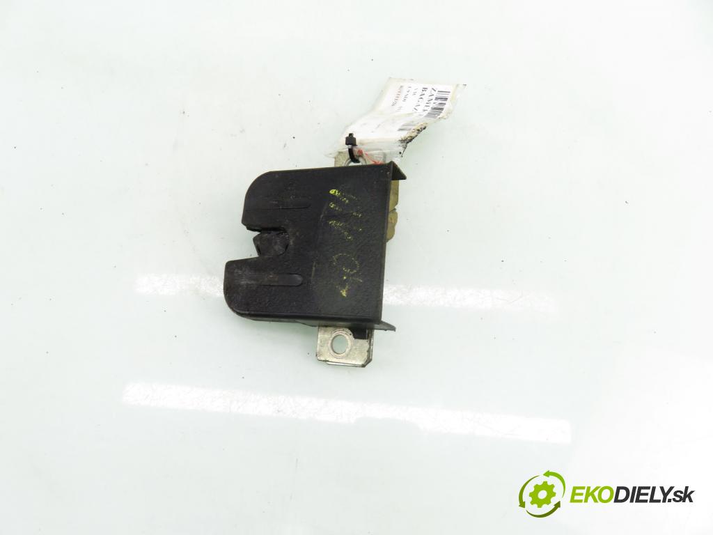 VW POLO (9N_) HB 2003 47,00 1.9 SDI - ASY 1896,00 zámok dverí kufor 6Q6827505B