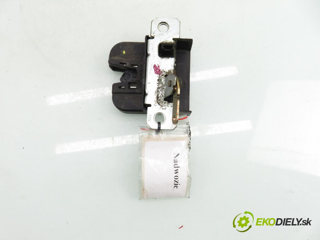 VW POLO (9N_) HB 2003 47,00 1.9 SDI - ASY 1896,00 zámok dverí kufor 6Q6827505B